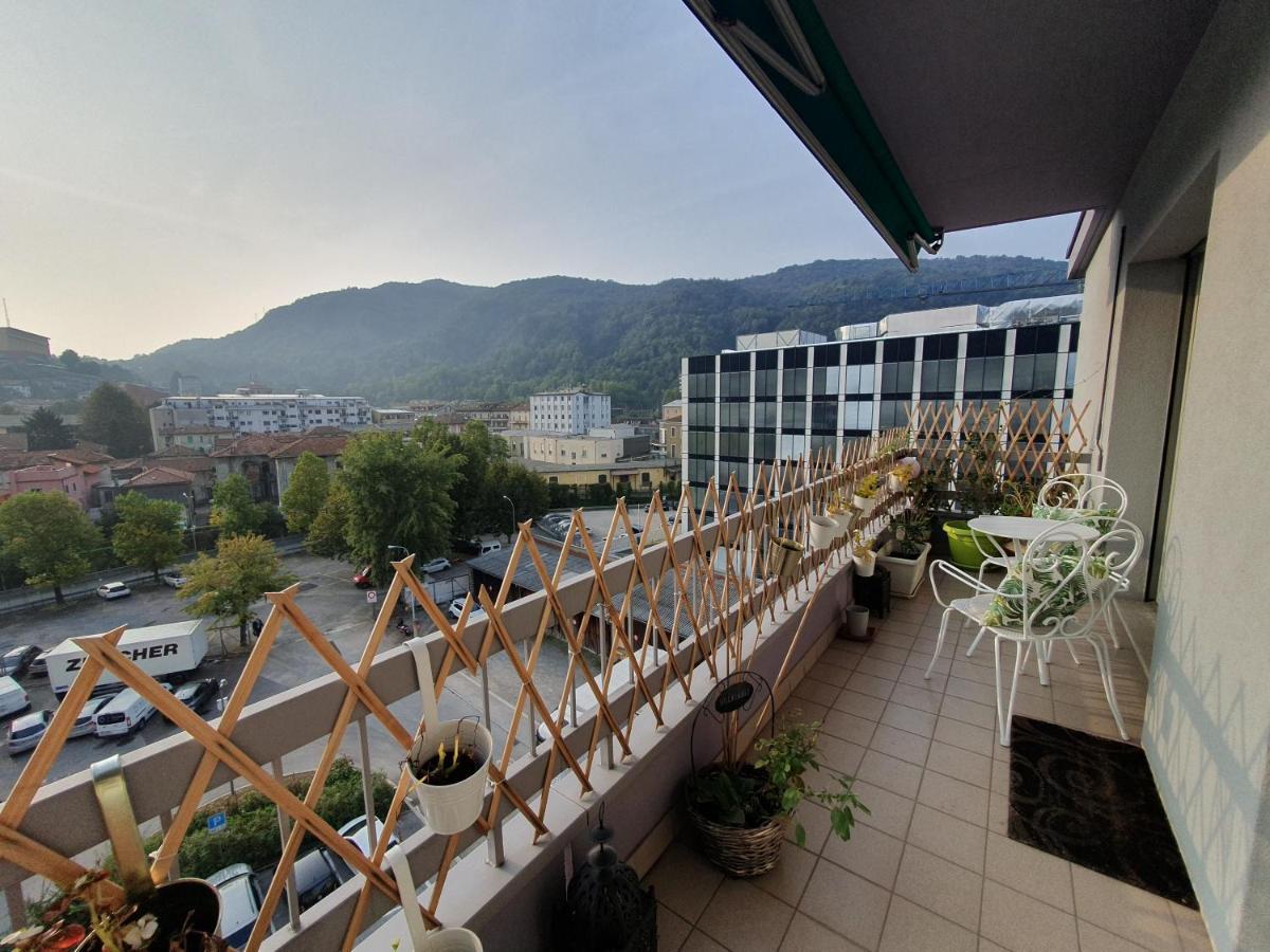 Charming Penthouse Near Como Lake Chiasso Exterior foto